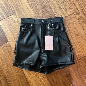 REVICE london cutoff shorts